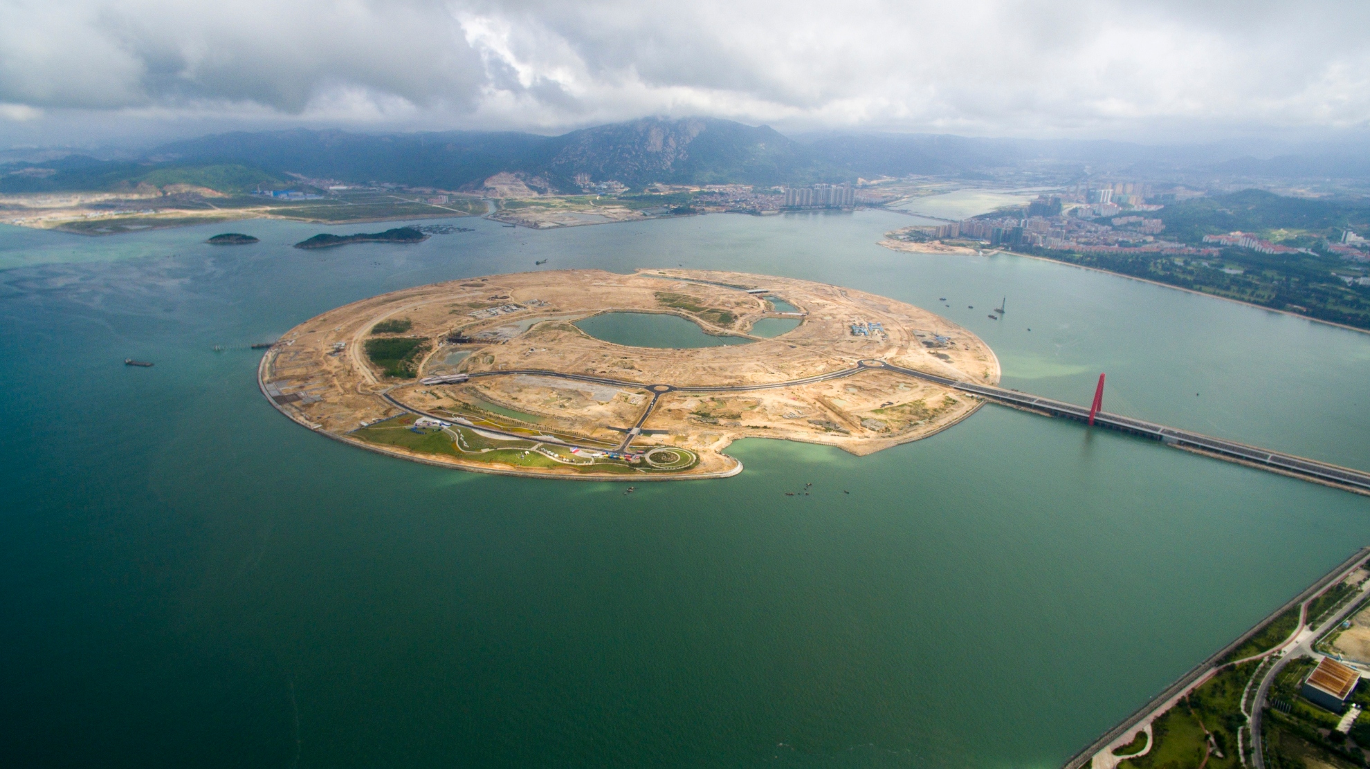 双鱼岛填海工程a标段通过竣工验收